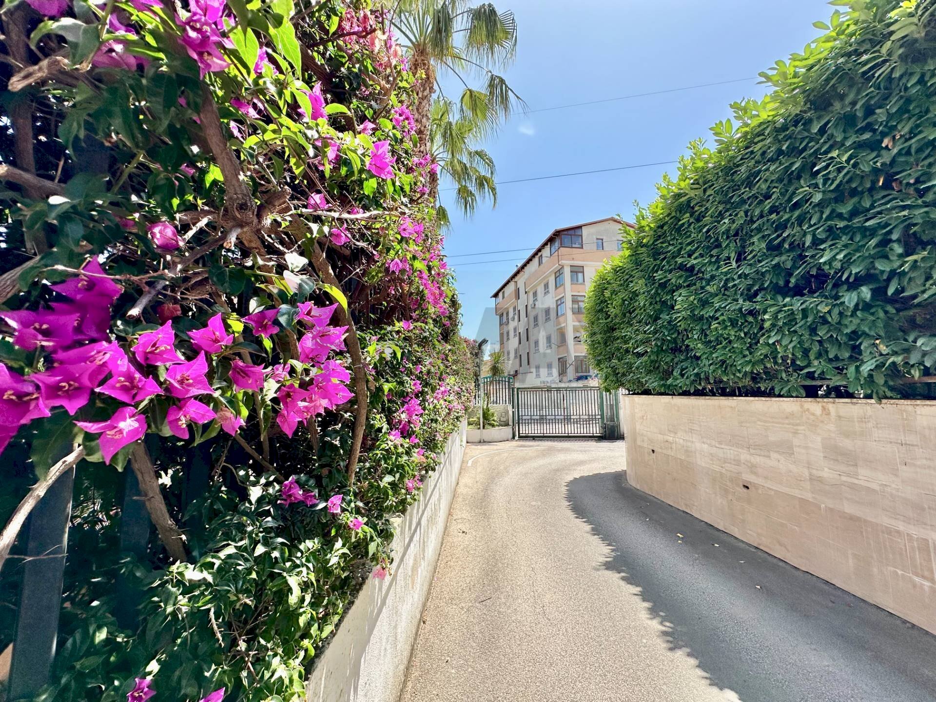 Giardino - Box VIA GIORDANO BRUNO
 
24, Marano di Napoli - foto 1