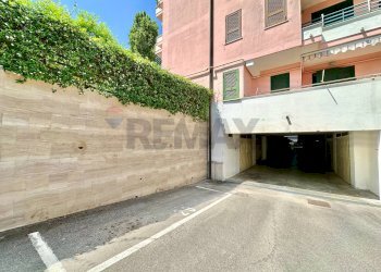 Edificio all\'aperto - Box VIA GIORDANO BRUNO
 
24, Marano di Napoli - foto 5