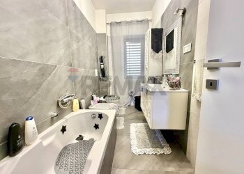 Bagno - Three-room apartment VIA NAPOLI
 
172, Mugnano di Napoli - photo 22