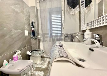 Bagno - Three-room apartment VIA NAPOLI
 
172, Mugnano di Napoli - photo 23