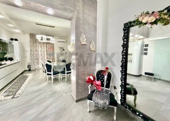 Sala da pranzo - Three-room apartment VIA NAPOLI
 
172, Mugnano di Napoli - photo 27