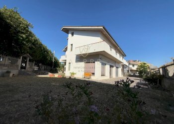 Foto 1 - Villa Via Roma
 
3/A, Civitaquana - foto 1