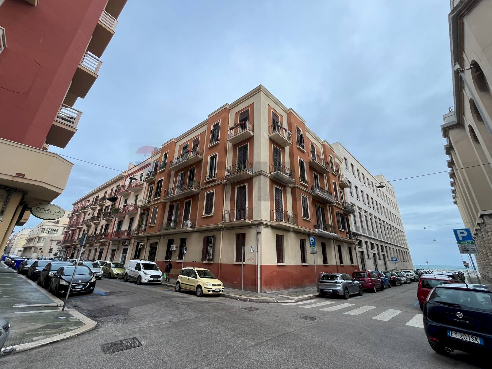 Edificio all\'aperto - Trilocale Via Dalmazia
 
94, Bari - foto 1