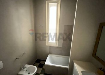 Bagno - Trilocale Via Dalmazia
 
94, Bari - foto 14