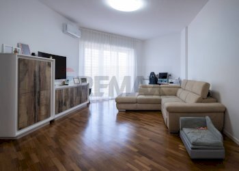 Soggiorno - Trilocale Via Fratelli De Filippo
 
27, Bari - foto 3