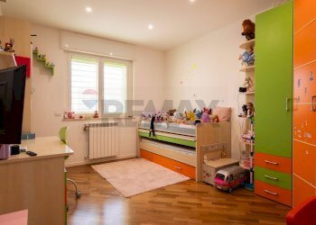 Camera / camera da letto - Trilocale Via Fratelli De Filippo
 
27, Bari - foto 10