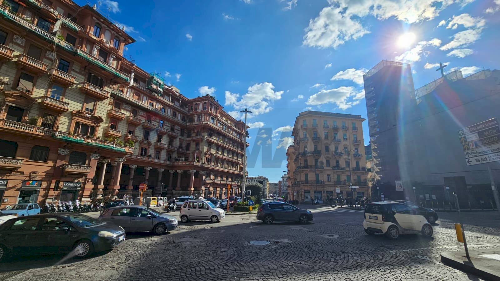 Edificio all\'aperto - Bilocale Napoli - foto 1