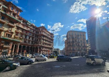 Edificio all\'aperto - Bilocale Napoli - foto 1