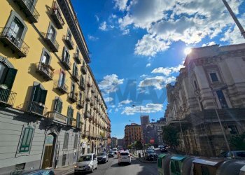 Edificio all\'aperto - Bilocale Napoli - foto 4