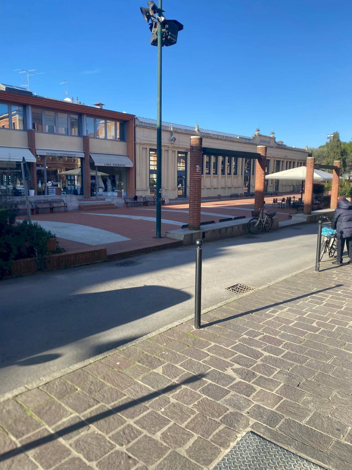 Foto 1 - Negozio piazza del mercato
 
11, Cattolica - foto 1