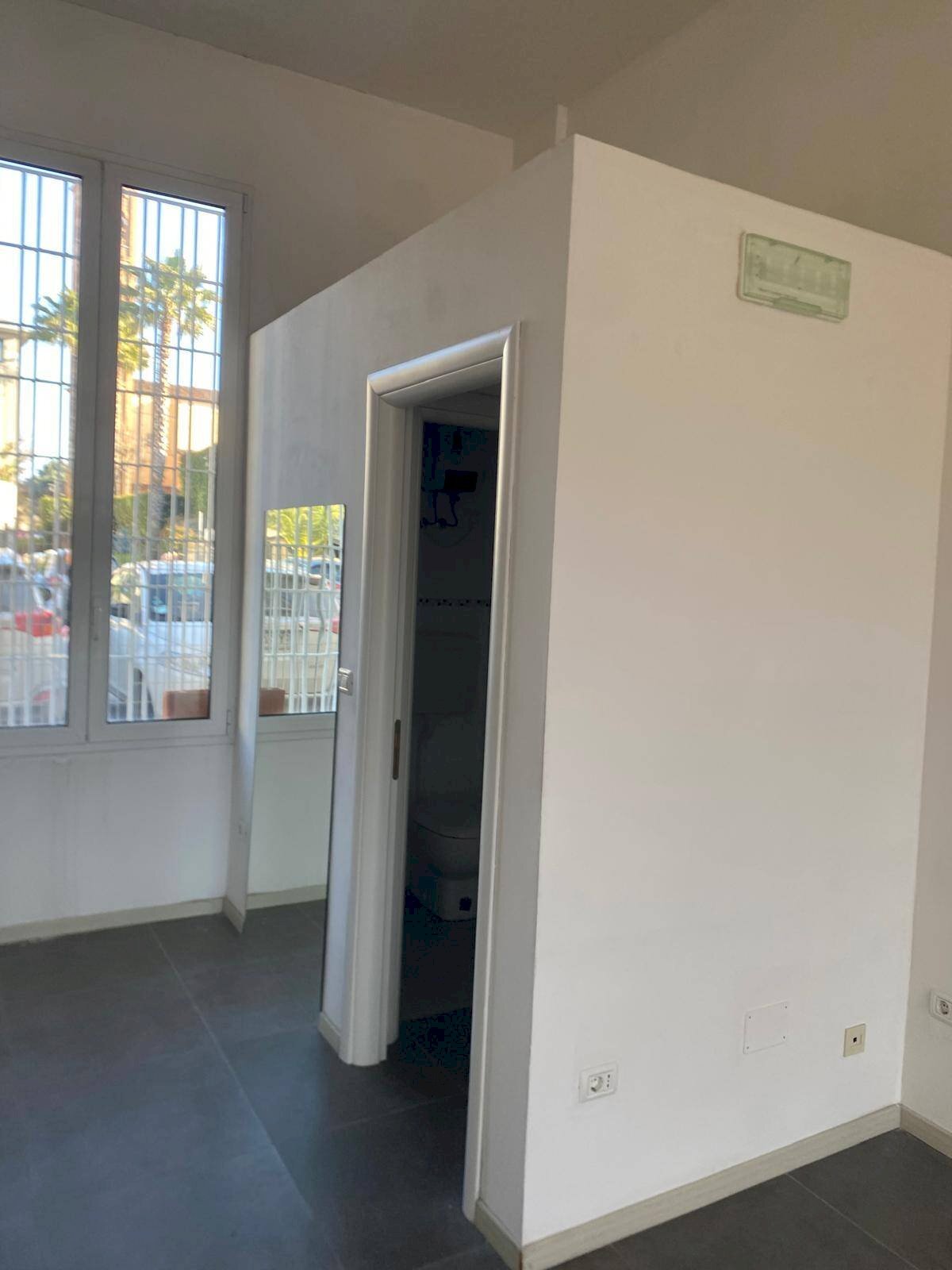 Foto 3 - Negozio piazza del mercato
11, Cattolica - foto 3