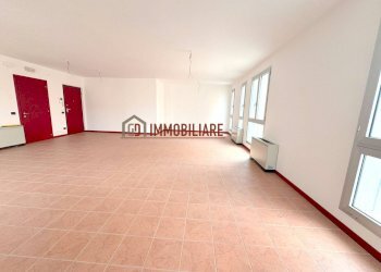 Foto 1 - Office VIA ROMA
 
1, Montebelluna - photo 1