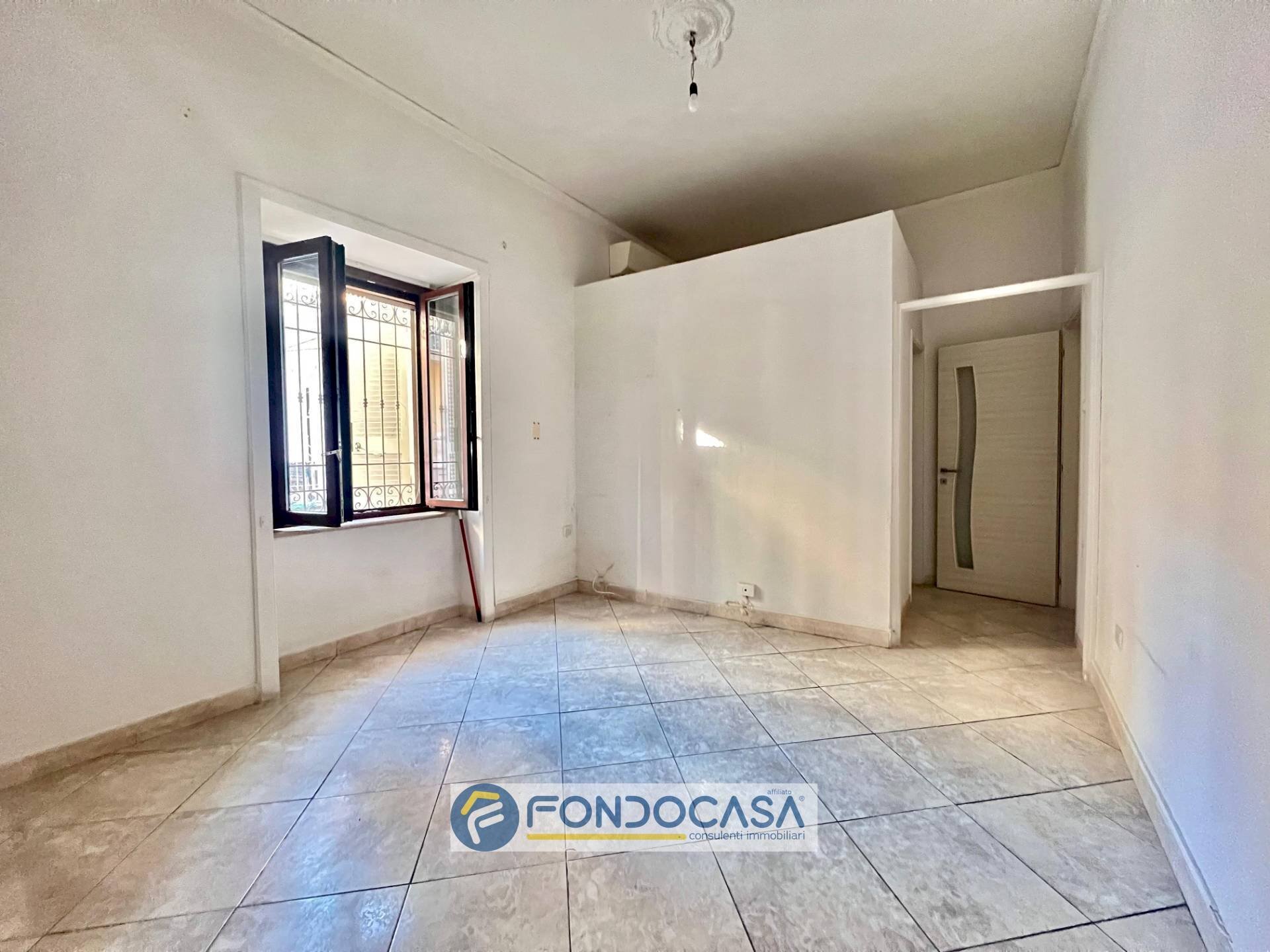 Foto 2 - Trilocale Via claudio Tolomeo
25, Sant'Antimo - foto 2