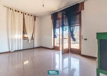 Sala da pranzo - Villa via Borgomanero, Cureggio - foto 5