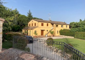 Facciata - Rustico via San Germano, 10, Camerano - foto 1