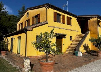 Facciata - Rustico via San Germano, 10, Camerano - foto 2