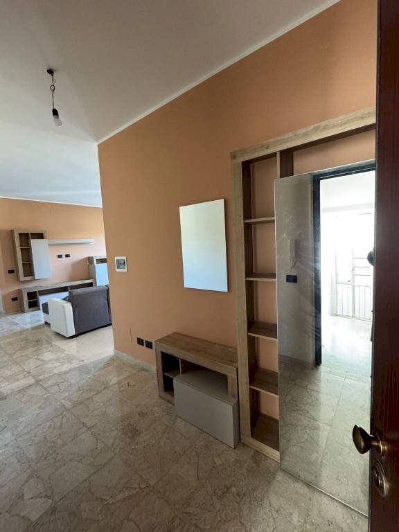 Ingresso - Appartamento via Guglielmo Oberdan, 41, Alessandria - foto 2