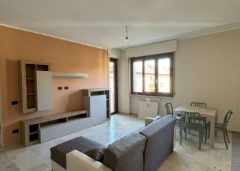 Salone - Appartamento via Guglielmo Oberdan, 41, Alessandria - foto 5