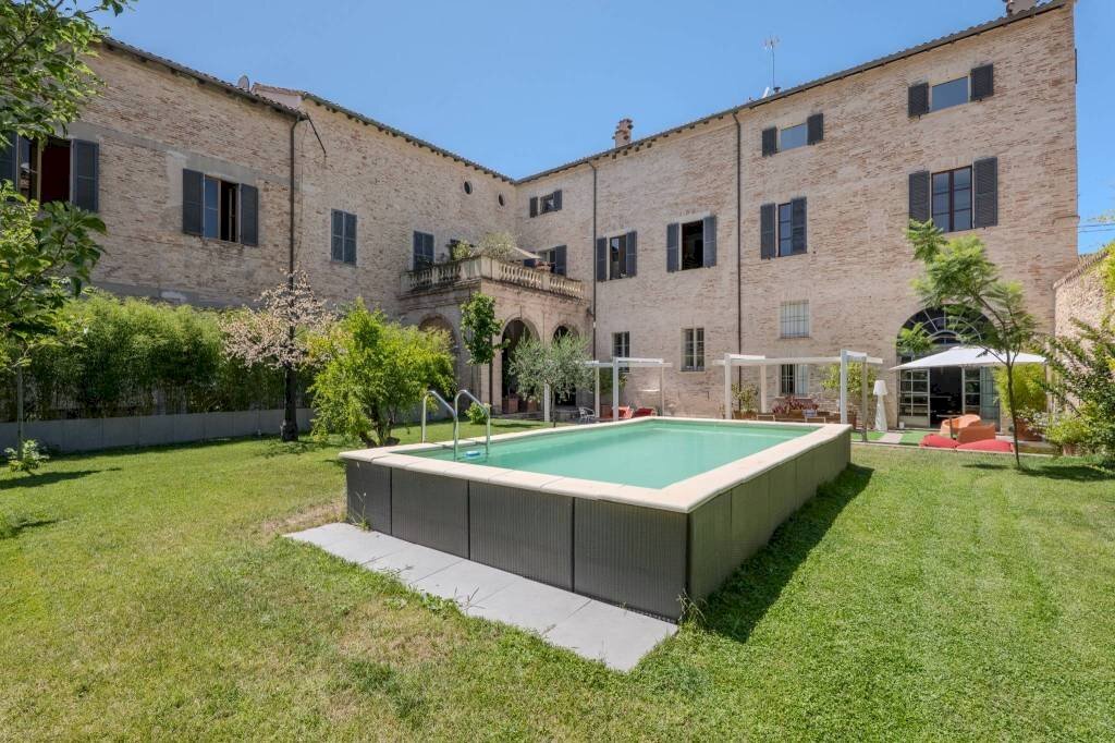 Vista - Stable - Palace via Castruccio Castracane, Fano - photo 1