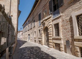 Facciata - Stabile - Palazzo via Castruccio Castracane, Fano - foto 2