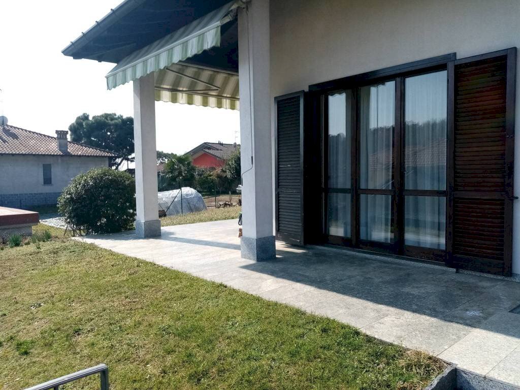 Giardino - Villa via Cadore, Mornago - foto 2