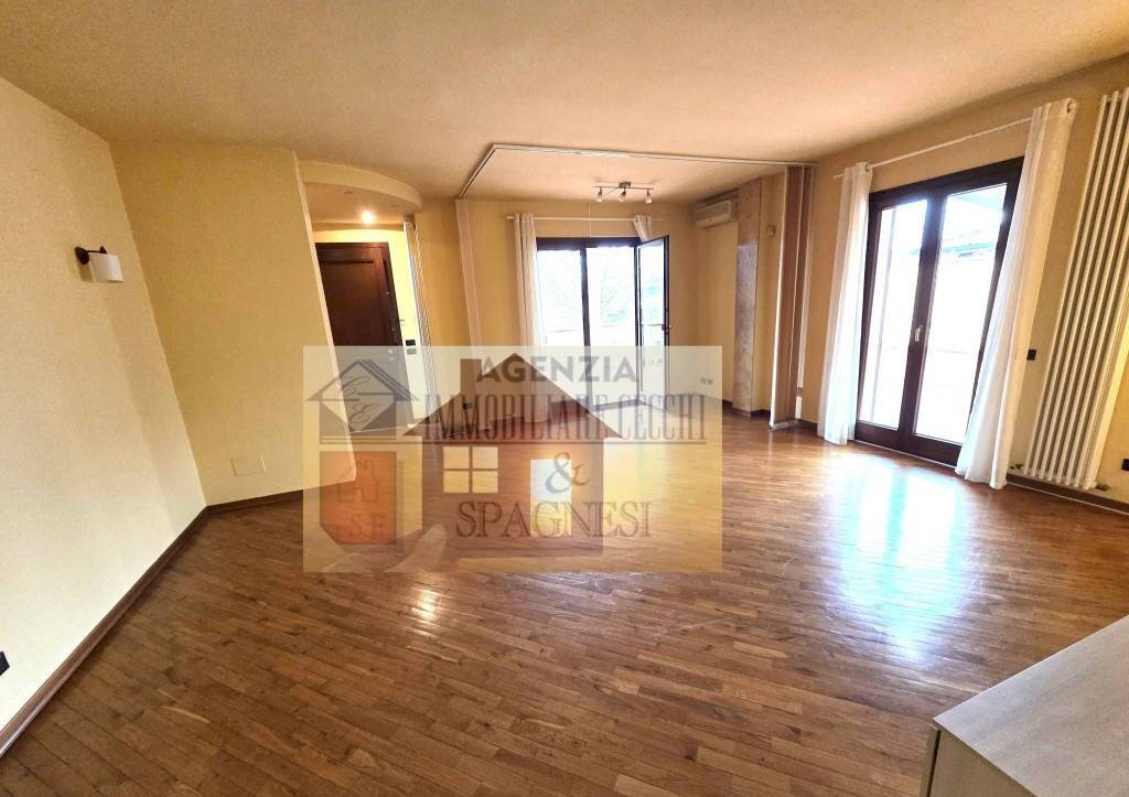 Salone - Quadrilocale via Ciro Menotti, Poggio a Caiano - foto 1