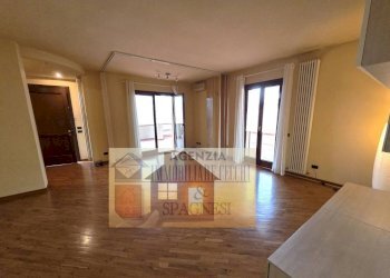 Salone - Quadrilocale via Ciro Menotti, Poggio a Caiano - foto 12