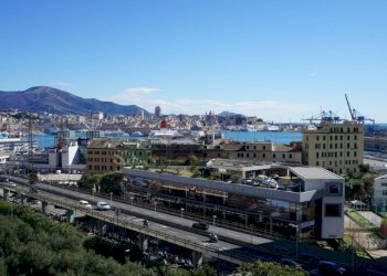 Vista - Trilocale via Antonio Cantore, 7, Genova (zona Sampierdarena) - foto 1