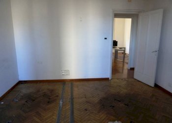 Camera da letto - Trilocale via Antonio Cantore, 7, Genova (zona Sampierdarena) - foto 8