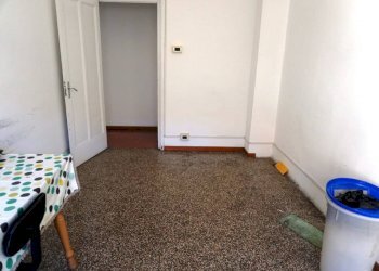 Stanza non arredata - Trilocale via Antonio Cantore, 7, Genova (zona Sampierdarena) - foto 10