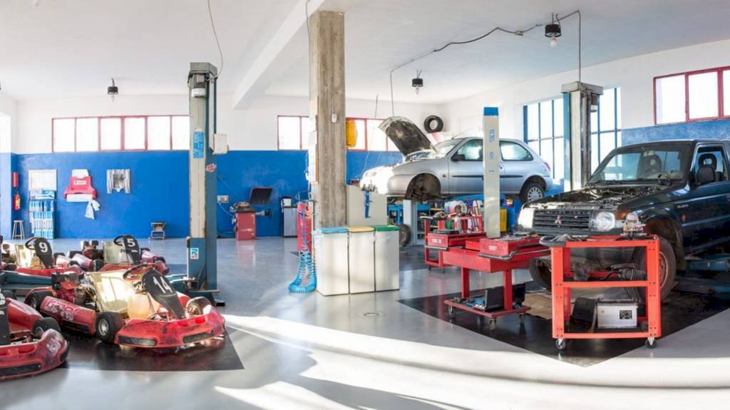 Interno non residenziale - Carrozzeria - Officina - Elettrauto Torino - foto 3