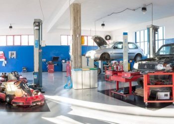 Interno non residenziale - Carrozzeria - Officina - Elettrauto Torino - foto 3