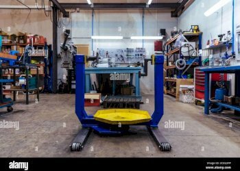 Magazzino - Carrozzeria - Officina - Elettrauto Torino - foto 4