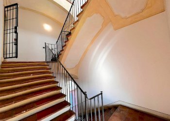 Scala - Attico via Cristoforo Colombo, 44/2, Bologna (zona Lame) - foto 8