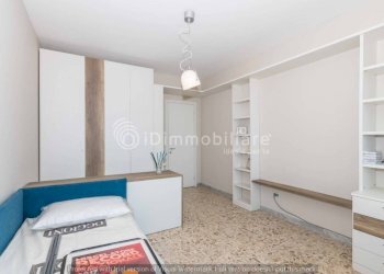 Camera da letto - Trilocale via Rivarolo, 10, Torino (zona Aurora) - foto 9