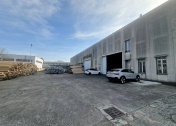 Facciata - Capannone via Carlo Juker, Legnano - foto 2