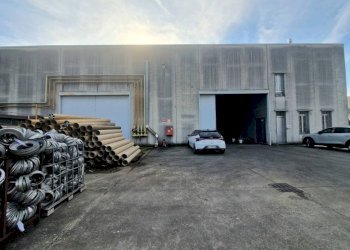 Facciata - Capannone via Carlo Juker, Legnano - foto 4
