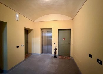 Interno palazzo - Bilocale via Conte Augusto Avogadro, 9, Vigliano Biellese - foto 5