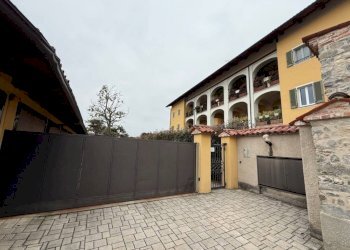 Facciata - Bilocale via Conte Augusto Avogadro, 9, Vigliano Biellese - foto 3