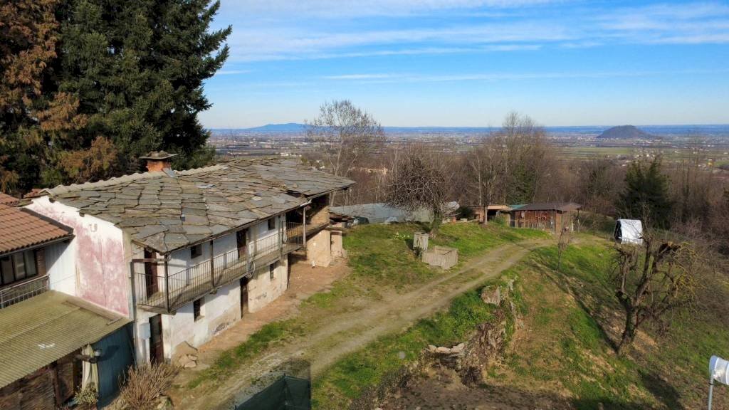 Facciata - Rustico via Bergera, 38, Bagnolo Piemonte - foto 3