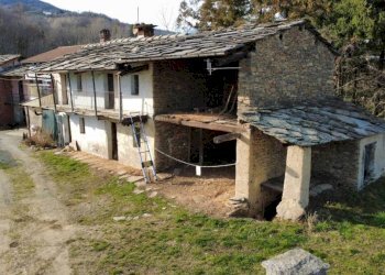 Facciata - Rustic via Bergera, 38, Bagnolo Piemonte - photo 8