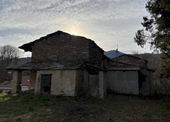 Facciata - Rustic via Bergera, 38, Bagnolo Piemonte - photo 12