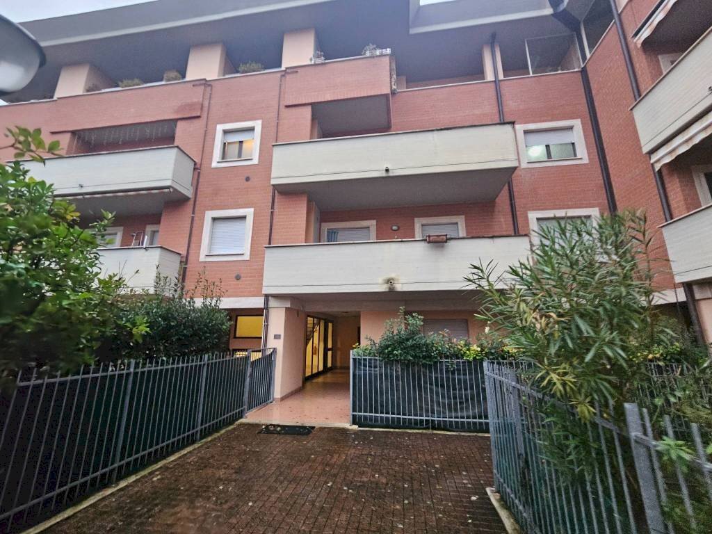 Facciata - Trilocale via Luigi Cipriani, Rieti - foto 3