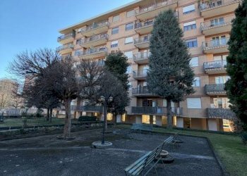 Facciata - Three-room apartment corso Gaetano Salvemini, 51, Torino (neighborhood Mirafiori Nord) - photo 2