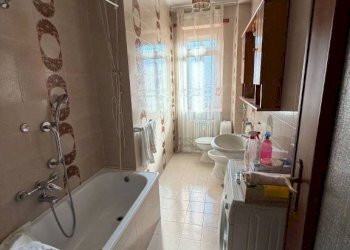 Bagno - Trilocale corso Gaetano Salvemini, 51, Torino (zona Mirafiori Nord) - foto 16