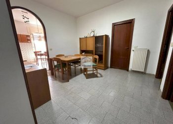 Salone - Trilocale piazza Don Luigi Sturzo, Aprilia - foto 5