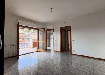 Soggiorno 1. - Appartamento via Dell'Albareto, Roma (zona Acilia) - foto 1