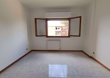 Camera da letto 2. - Appartamento via Dell'Albareto, Roma (zona Acilia) - foto 23