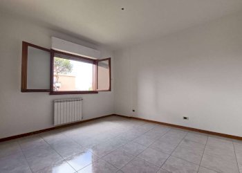 Camera da letto 5. - Appartamento via Dell'Albareto, Roma (zona Acilia) - foto 26