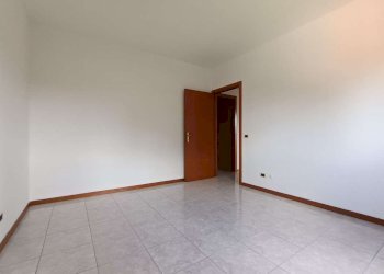 Camera da letto 6. - Appartamento via Dell'Albareto, Roma (zona Acilia) - foto 27